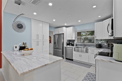 House in Casselberry, Florida 3 bedrooms, 149.48 sq.m. № 1842179 - photo 3