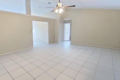 House in Ocala, Florida 4 bedrooms, 197.6 sq.m. № 1829507 - photo 4