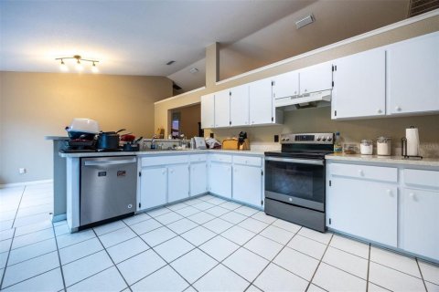 House in Ocala, Florida 4 bedrooms, 197.6 sq.m. № 1829507 - photo 15