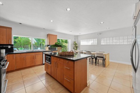 Villa ou maison à vendre à Miami Shores, Floride: 4 chambres, 169.83 m2 № 1957367 - photo 17