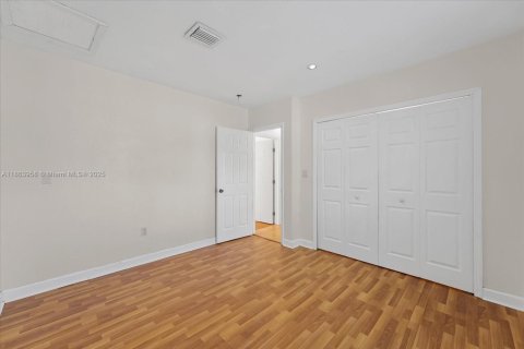 Villa ou maison à vendre à Miami Shores, Floride: 4 chambres, 169.83 m2 № 1957367 - photo 24