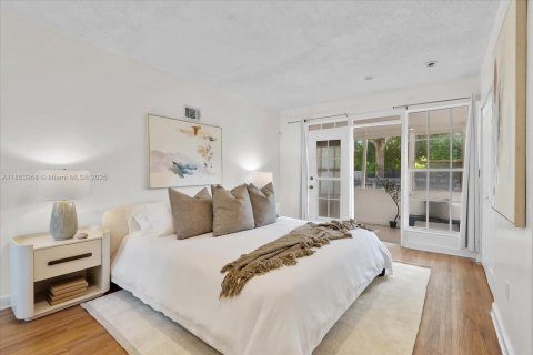 Villa ou maison à vendre à Miami Shores, Floride: 4 chambres, 169.83 m2 № 1957367 - photo 13