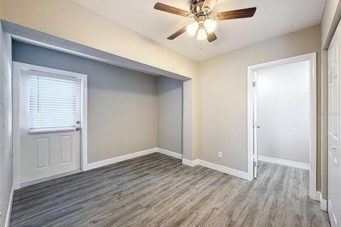 House in Saint Petersburg, Florida 3 bedrooms, 105.07 sq.m. № 1838385 - photo 19