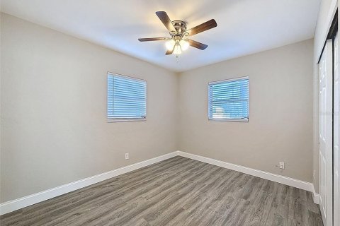 House in Saint Petersburg, Florida 3 bedrooms, 105.07 sq.m. № 1838385 - photo 26