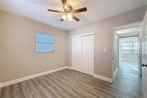 House in Saint Petersburg, Florida 3 bedrooms, 105.07 sq.m. № 1838385 - photo 27