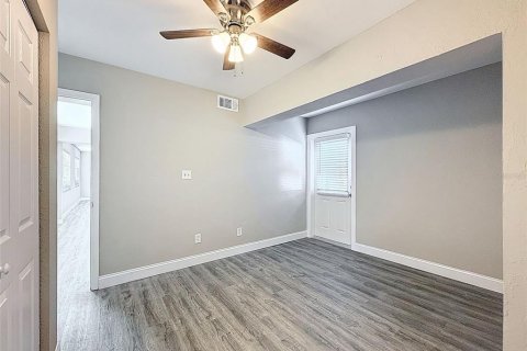 House in Saint Petersburg, Florida 3 bedrooms, 105.07 sq.m. № 1838385 - photo 18