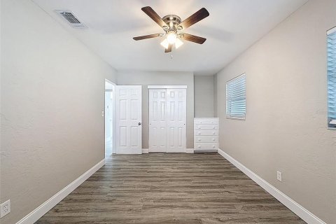 House in Saint Petersburg, Florida 3 bedrooms, 105.07 sq.m. № 1838385 - photo 25