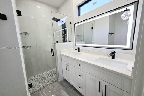 Villa ou maison à vendre à Lehigh Acres, Floride: 3 chambres, 128.58 m2 № 2005919 - photo 13