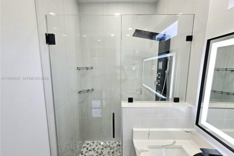 Villa ou maison à vendre à Lehigh Acres, Floride: 3 chambres, 128.58 m2 № 2005919 - photo 14