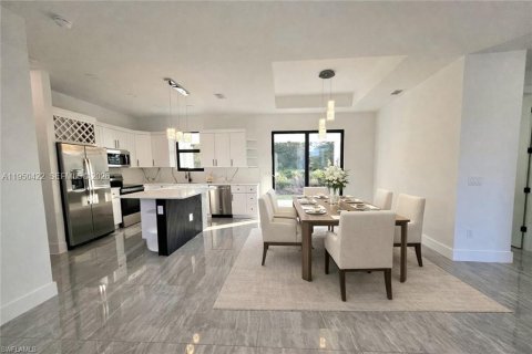 Villa ou maison à vendre à Lehigh Acres, Floride: 3 chambres, 128.58 m2 № 2005919 - photo 7