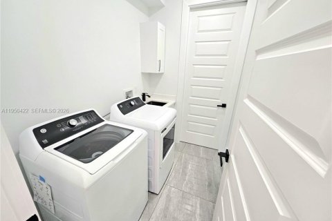 Villa ou maison à vendre à Lehigh Acres, Floride: 3 chambres, 128.58 m2 № 2005919 - photo 26