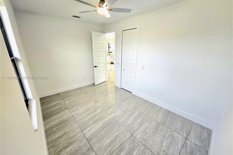 Villa ou maison à vendre à Lehigh Acres, Floride: 3 chambres, 128.58 m2 № 2005919 - photo 18