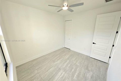 Villa ou maison à vendre à Lehigh Acres, Floride: 3 chambres, 128.58 m2 № 2005919 - photo 24