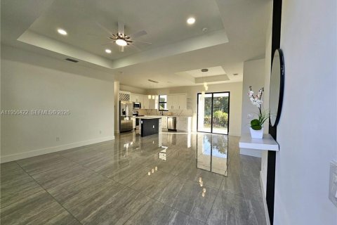 Villa ou maison à vendre à Lehigh Acres, Floride: 3 chambres, 128.58 m2 № 2005919 - photo 6