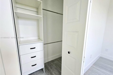 Villa ou maison à vendre à Lehigh Acres, Floride: 3 chambres, 128.58 m2 № 2005919 - photo 19