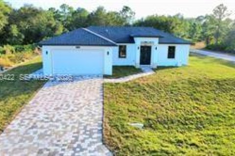 Villa ou maison à Lehigh Acres, Floride 3 chambres, 128.58 m2 № 2005919