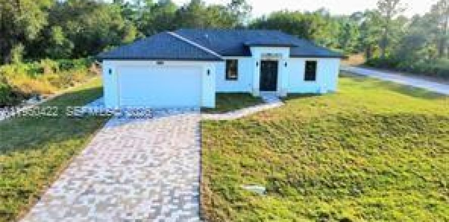 Villa ou maison à Lehigh Acres, Floride 3 chambres, 128.58 m2 № 2005919