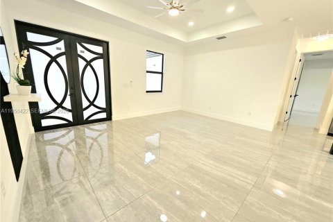 Villa ou maison à vendre à Lehigh Acres, Floride: 3 chambres, 128.58 m2 № 2005919 - photo 10