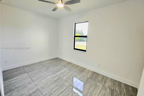 Villa ou maison à vendre à Lehigh Acres, Floride: 3 chambres, 128.58 m2 № 2005919 - photo 16