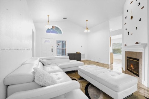 Villa ou maison à vendre à Davenport, Floride: 3 chambres № 1770515 - photo 4
