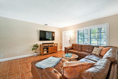 Villa ou maison à louer à Deerfield Beach, Floride: 4 chambres, 198.81 m2 № 2423438 - photo 8