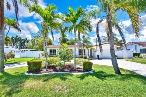 Villa ou maison à louer à Deerfield Beach, Floride: 4 chambres, 198.81 m2 № 2423438 - photo 2