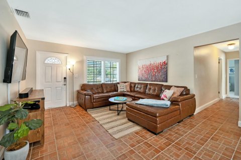 Villa ou maison à louer à Deerfield Beach, Floride: 4 chambres, 198.81 m2 № 2423438 - photo 7