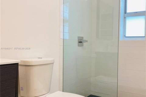 Condo in Miami Beach, Florida, 1 bedroom  № 2002603 - photo 7