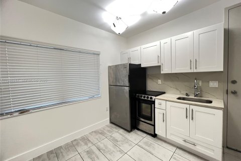 Condo in Miami Beach, Florida, 1 bedroom  № 2002603