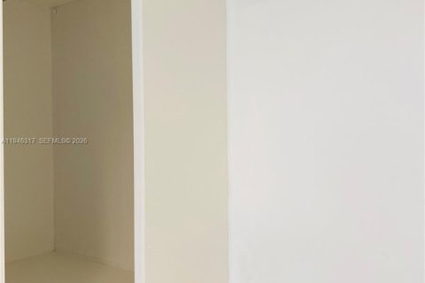 Condo in Miami Beach, Florida, 1 bedroom  № 2002603 - photo 6