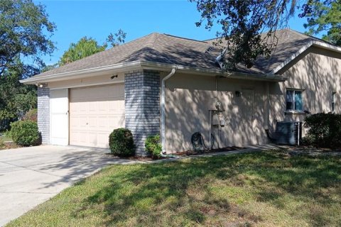 Villa ou maison à vendre à Homosassa, Floride: 3 chambres, 170.2 m2 № 2398833 - photo 4