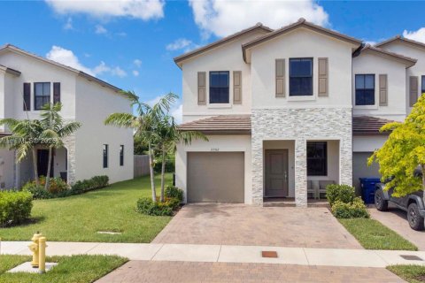 Adosado en venta en Homestead, Florida, 4 dormitorios, 169.08 m2 № 1940900 - foto 1