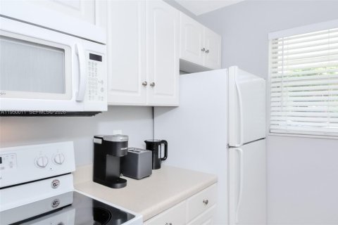 Снять в аренду квартиру в Форт-Лодердейл, Флорида 1 спальня, 135.08м2, № 2005628 - фото 7