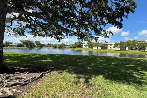 Villa ou maison à louer à Weston, Floride: 3 chambres, 137.5 m2 № 1971734 - photo 20
