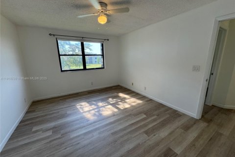 Villa ou maison à louer à Weston, Floride: 3 chambres, 137.5 m2 № 1971734 - photo 15