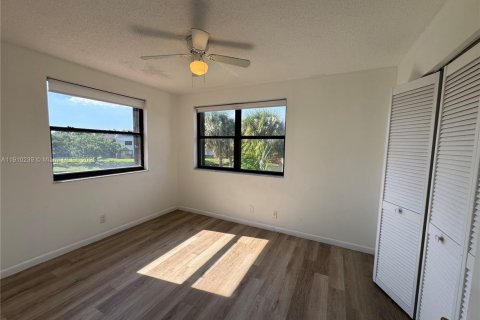 Villa ou maison à louer à Weston, Floride: 3 chambres, 137.5 m2 № 1971734 - photo 12