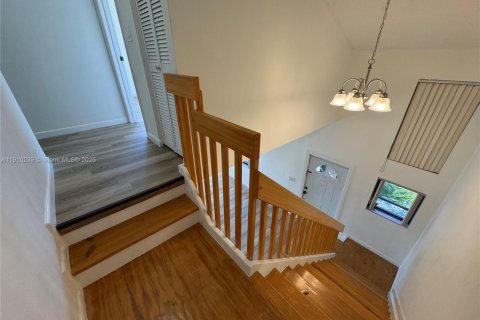 Villa ou maison à louer à Weston, Floride: 3 chambres, 137.5 m2 № 1971734 - photo 11