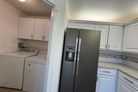 Villa ou maison à louer à Weston, Floride: 3 chambres, 137.5 m2 № 1971734 - photo 7