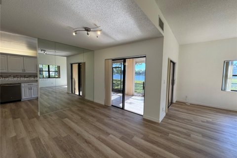 Villa ou maison à louer à Weston, Floride: 3 chambres, 137.5 m2 № 1971734 - photo 8