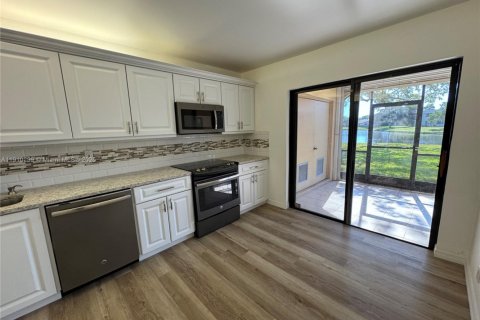 Villa ou maison à louer à Weston, Floride: 3 chambres, 137.5 m2 № 1971734 - photo 6