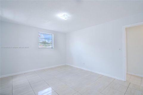 Condo in Hallandale Beach, Florida, 3 bedrooms  № 1832432 - photo 22