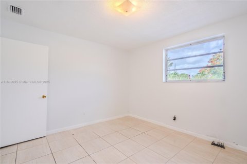 Condo in Hallandale Beach, Florida, 3 bedrooms  № 1832432 - photo 18