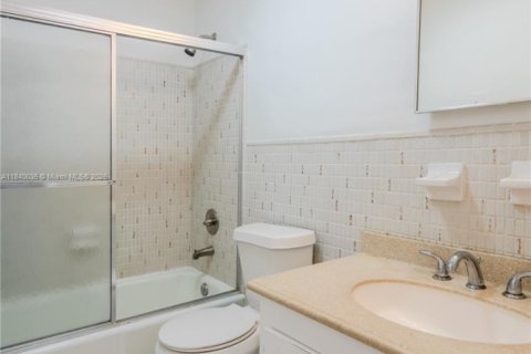 Condo in Hallandale Beach, Florida, 3 bedrooms  № 1832432 - photo 30
