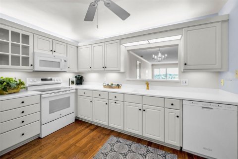 Condo in Belleair Bluffs, Florida, 2 bedrooms  № 1876650 - photo 22