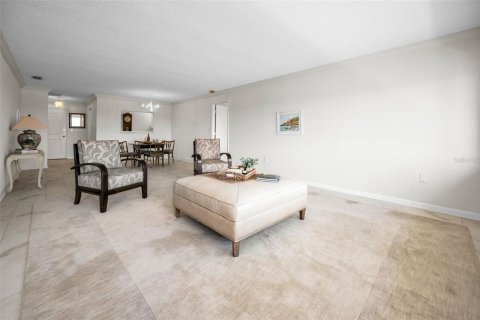 Condo in Belleair Bluffs, Florida, 2 bedrooms  № 1876650 - photo 19