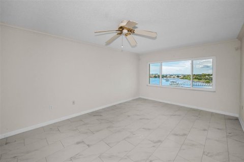 Condo in Belleair Bluffs, Florida, 2 bedrooms  № 1876650 - photo 28