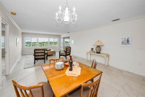 Condo in Belleair Bluffs, Florida, 2 bedrooms  № 1876650 - photo 16