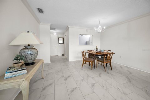 Condo in Belleair Bluffs, Florida, 2 bedrooms  № 1876650 - photo 14