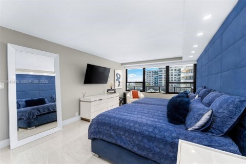 Condominio en venta en Miami Beach, Florida, 2 dormitorios, 111.48 m2 № 1983630 - foto 17