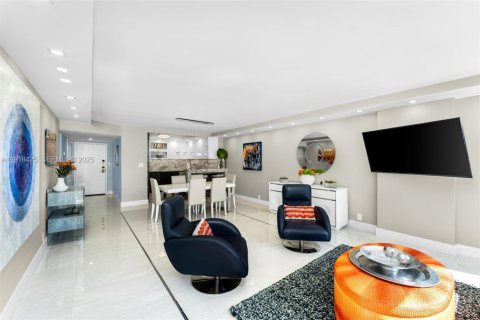 Condominio en venta en Miami Beach, Florida, 2 dormitorios, 111.48 m2 № 1983630 - foto 12